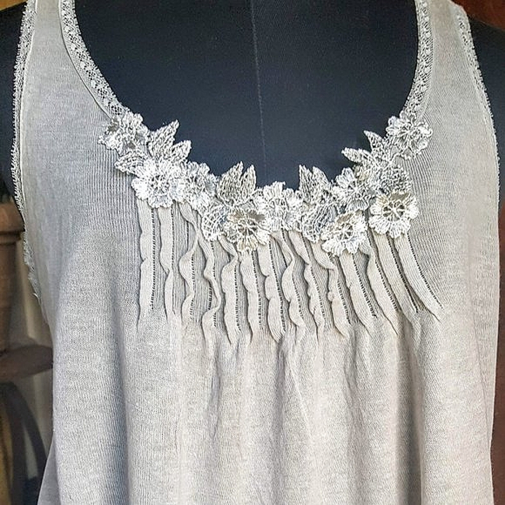 Light grey fine gauge knit camisole Size M